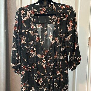 West Kei V-Neck Blouse – Beige with Black Floral Print, Tie Front, Size 1X
